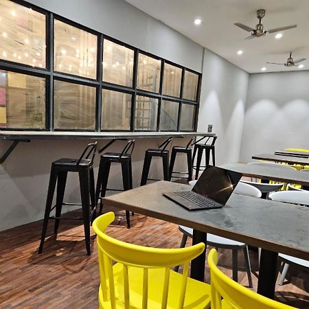 Coliwo Deux - Chandan Nagar Pune Exteriör bild