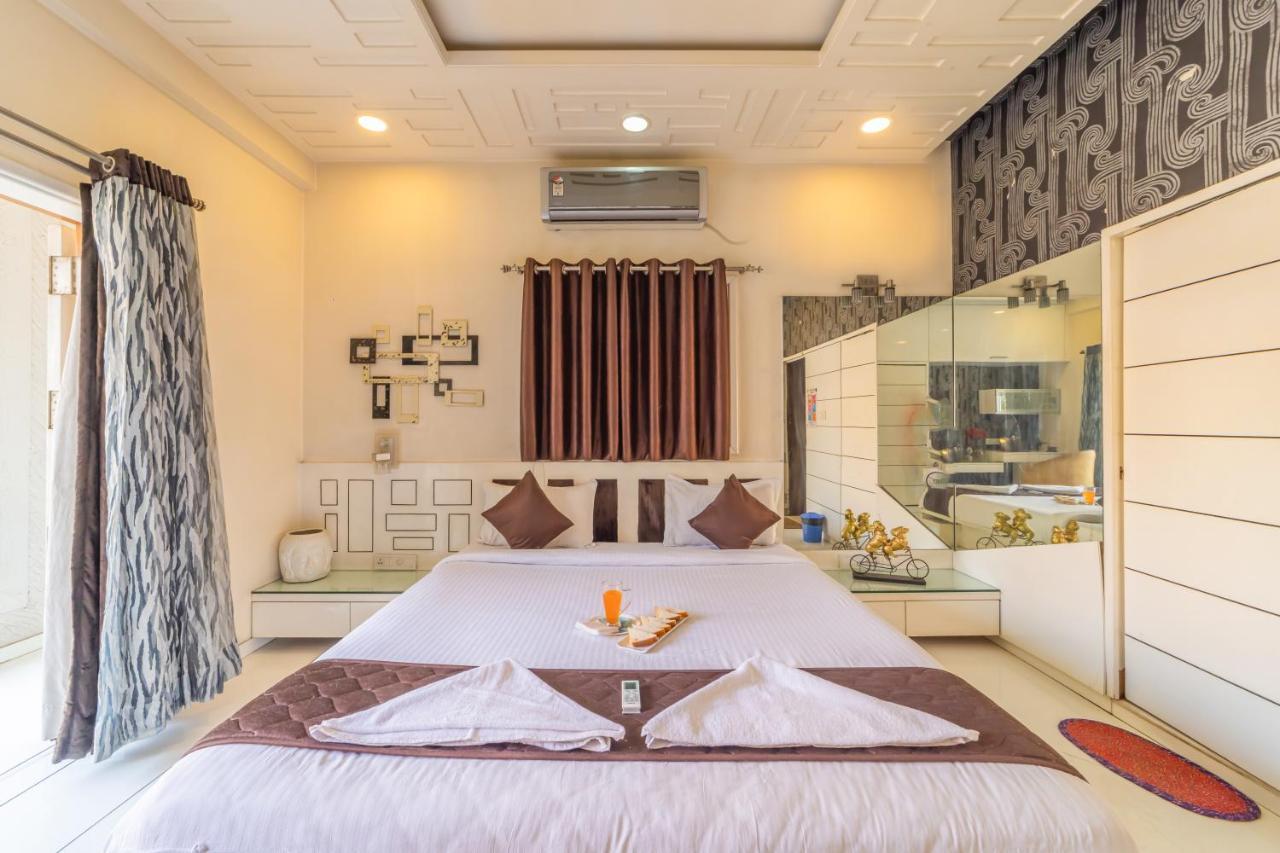 Coliwo Deux - Chandan Nagar Pune Exteriör bild